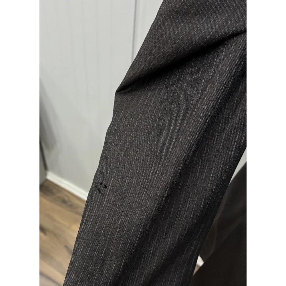 John Varvatos 40L - W32 x L34 Dark Brown Pinstriped Wool 3-Button 2-Piece Suit